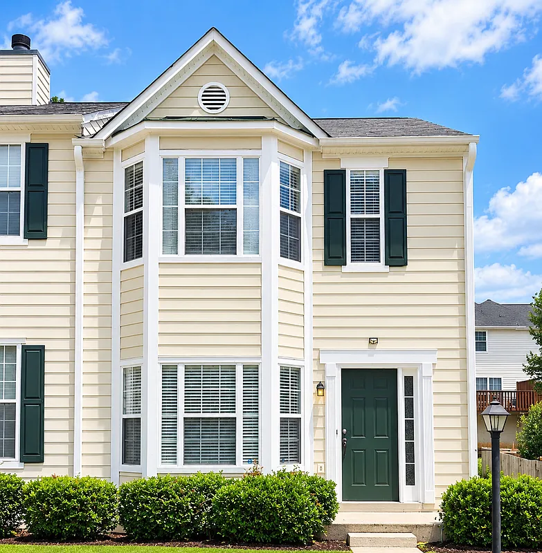 2 bed, 2.5 bath, 3364 sqft, $1,765 — Photo 1