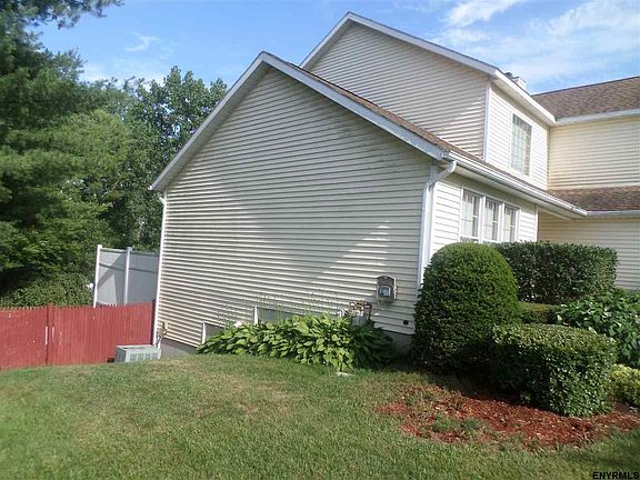 4th image of 28 Ponderosa Dr