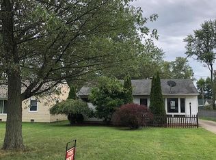 449 Berkshire Rd, Elyria, OH 44035