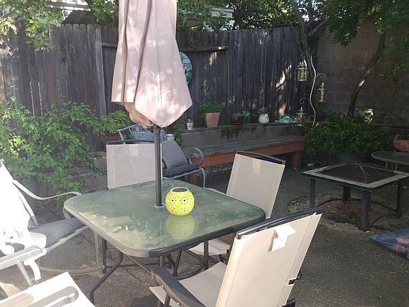 3rd image of 1009 Killarney St
