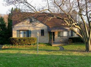5739 Smith Dr, Bethel Park, PA 15102