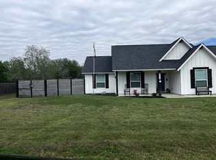 57 Lavaca St, Vanderbilt, TX 77991