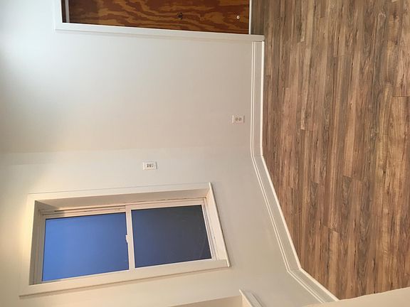 3rd image of 455 E Girard Ave