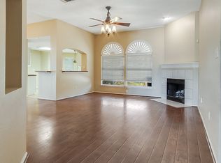 939 Morningside Dr, Grand Prairie, TX 75052