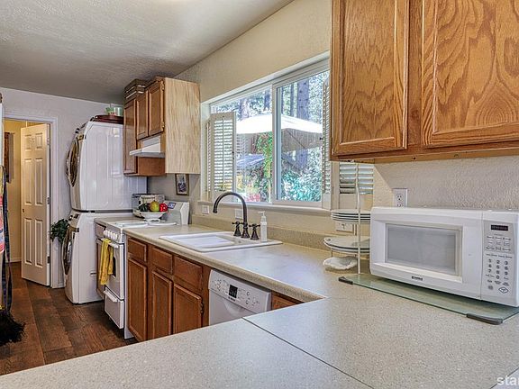 5th image of 595 Glorene Ave