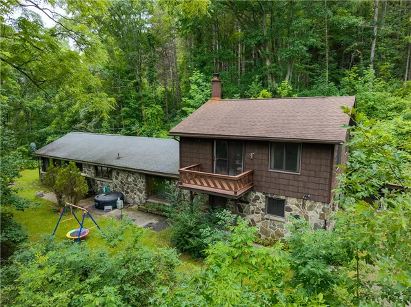 8525 Vogt Rd, Hammondsport, NY 14840