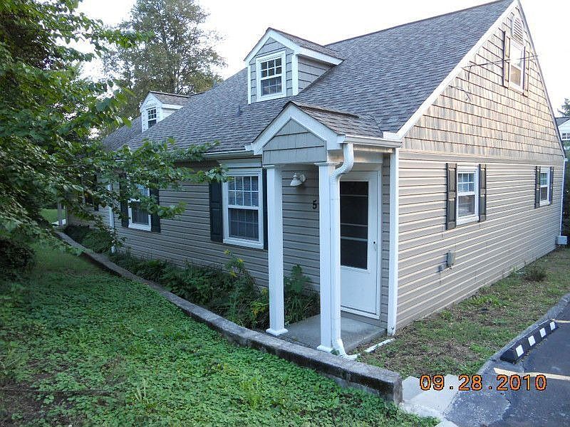 2nd image of 3005 Conner Dr APT 5