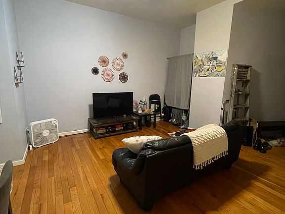 2nd image of 456 W 57th St APT 5A