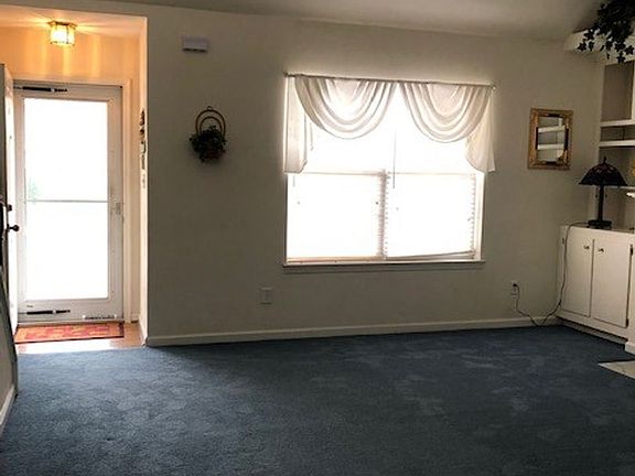 3rd image of 807 Sandy Bay Cv