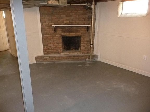 2nd image of 14833 Horger Ave