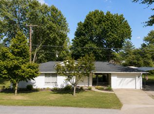 720 Sheridan Dr, Benton, IL 62812