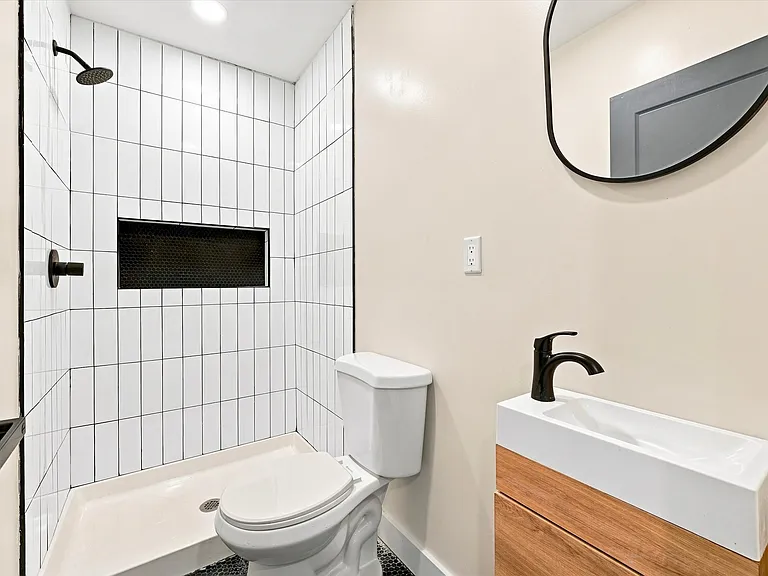 944 W Lycoming St #2 — Photo 3
