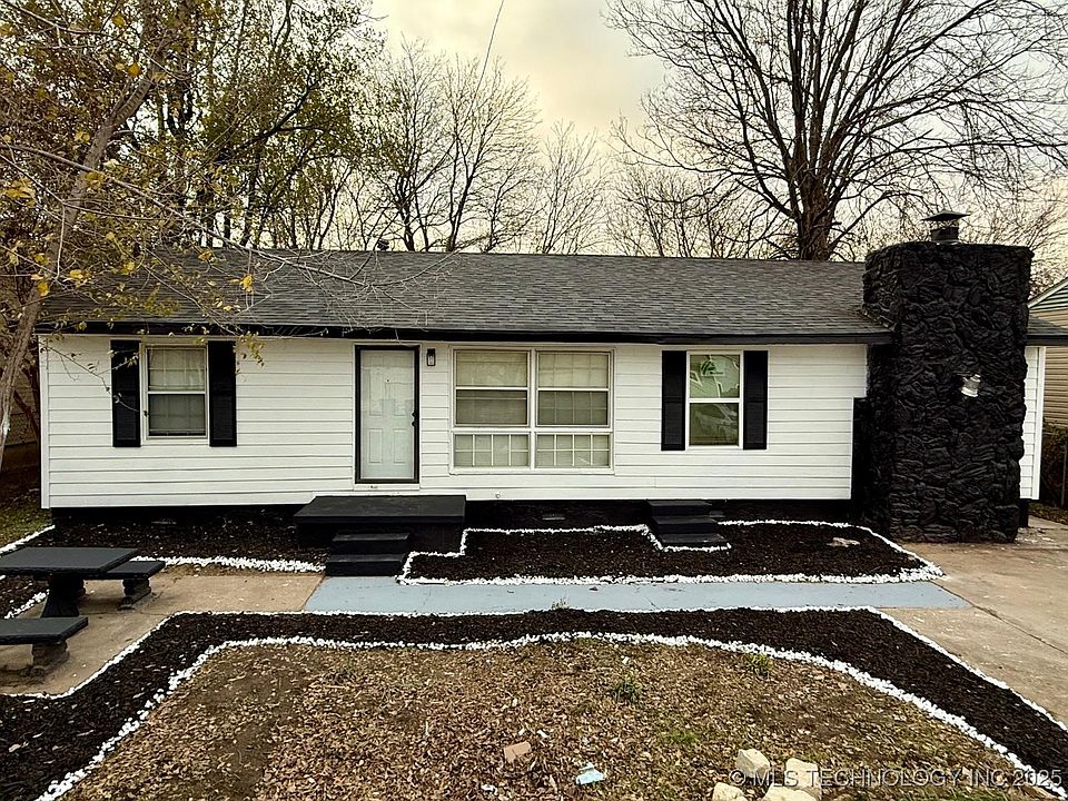 1st image of 3178 N Hartford Pl
