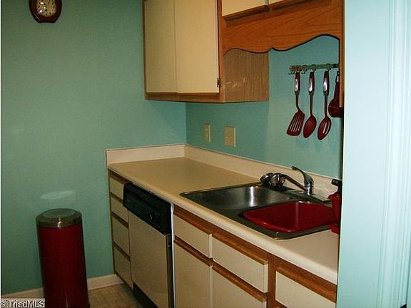 3rd image of 515 Mystic Dr APT E