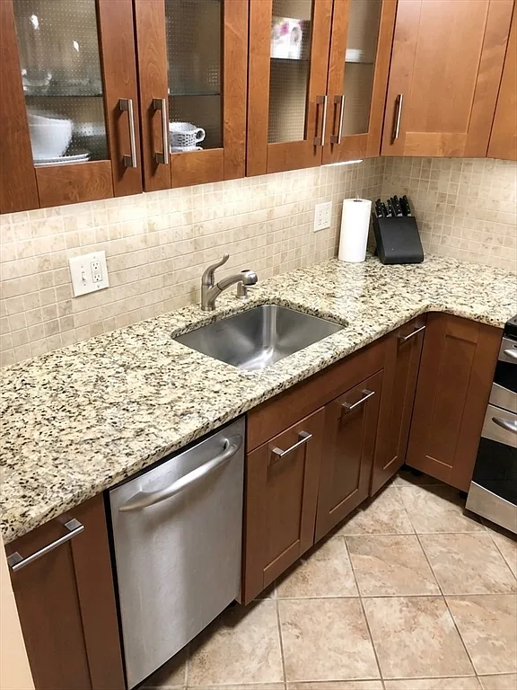 2 bed, 2.5 bath, 989 sqft, $3,200 — Photo 1
