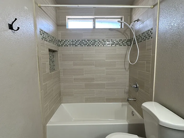 4541 Creekside Cir — Photo 15
