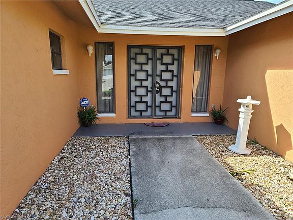 3rd image of 106 Willow Creek Ln