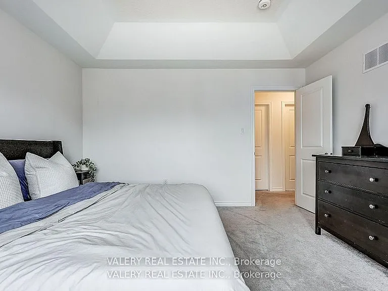 26 Sam Battaglia Cres — Photo 14