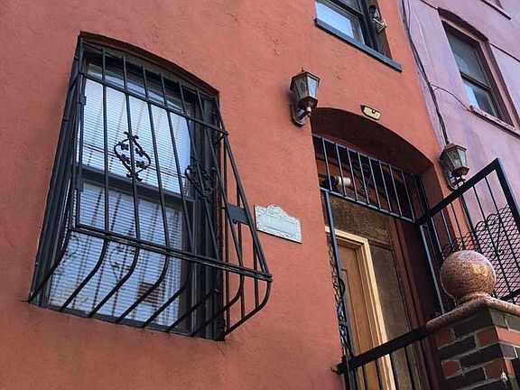 2nd image of 118 Madison St #1