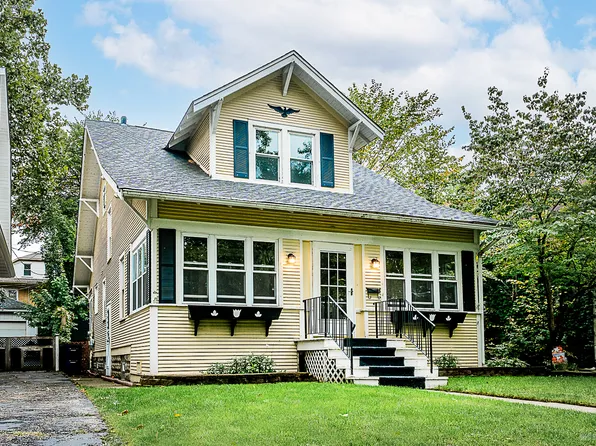 12955 Highland Ave, Blue Island, IL 60406