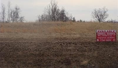 2nd image of 8688 Lexington Rd