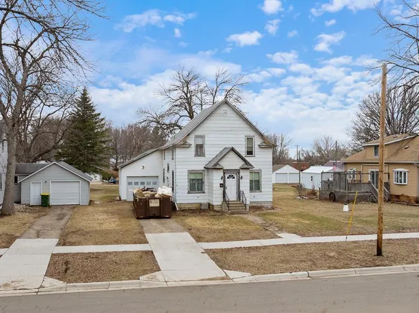 437 6th St, Tracy, MN 56175