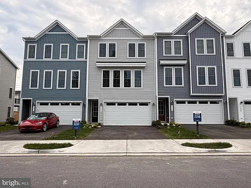 135 Heyford Dr Photo 1
