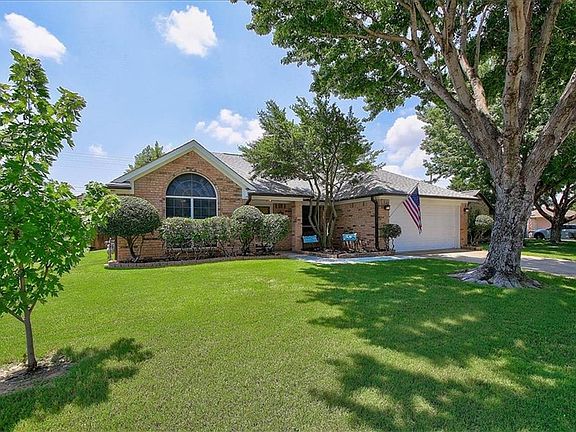 5th image of 594 Monterey Dr