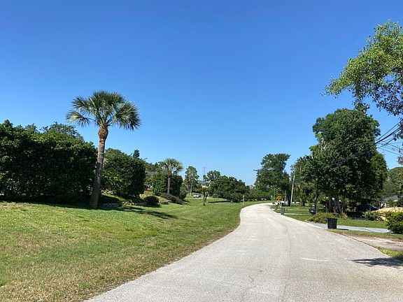 5th image of 1704 Richard Ervin Pkwy
