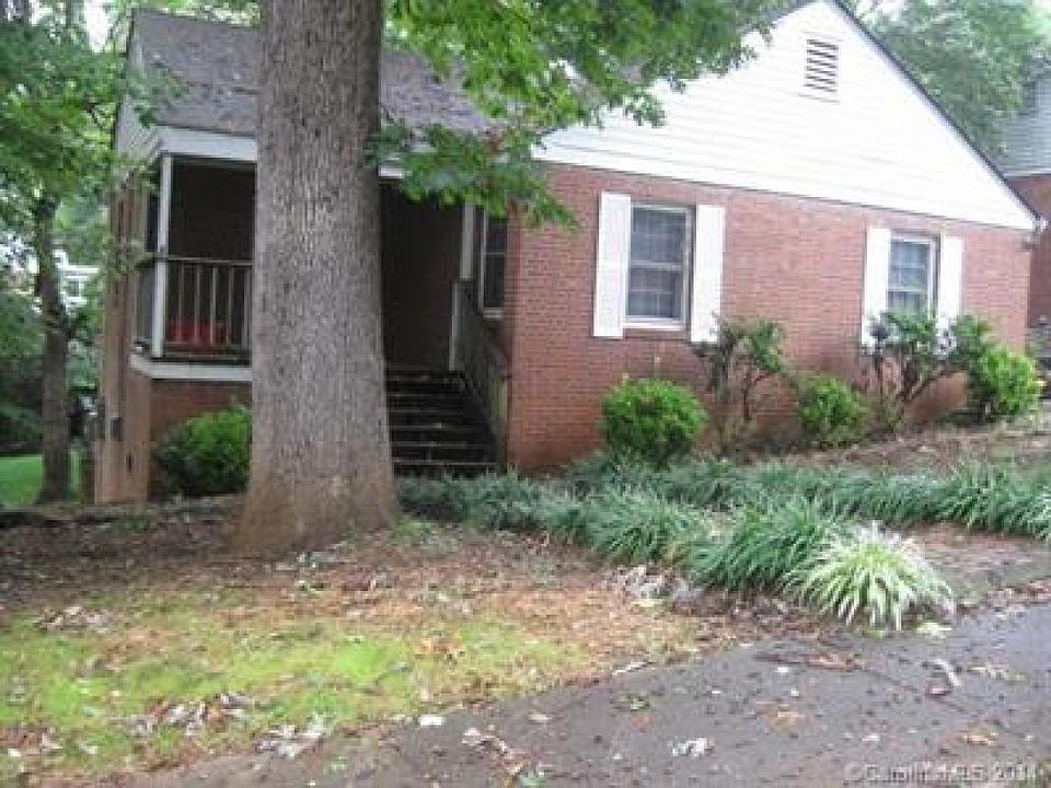1st image of 374 Westwood Dr