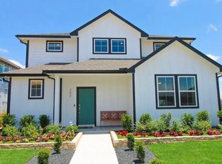 516 Clearlake Dr, Hutto, TX 78634