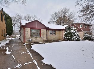 2147 S 98th St, West Allis, WI 53227