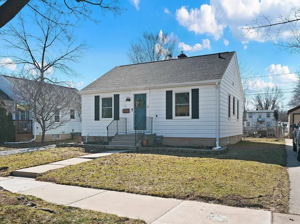 1111 Bond St, Green Bay, WI 54303