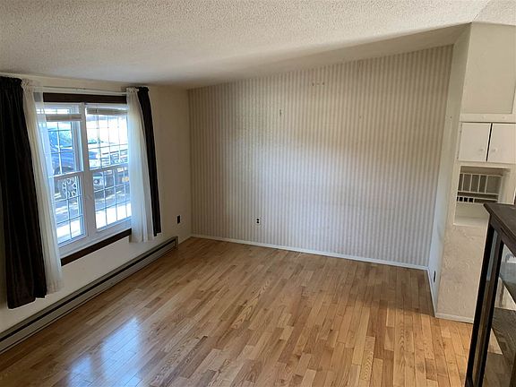 2nd image of 17 Lawrence St