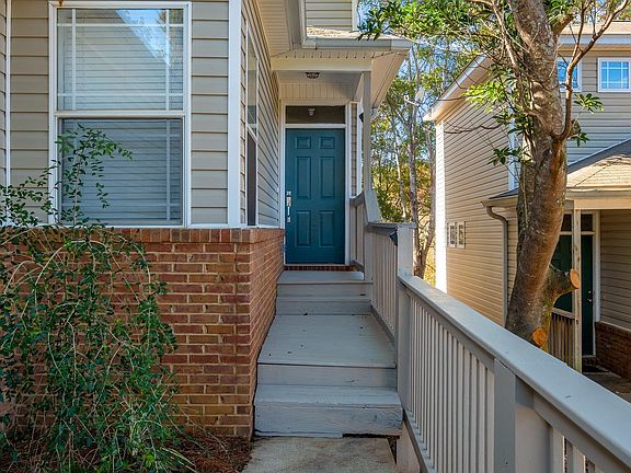 4th image of 2208 Delta Ln