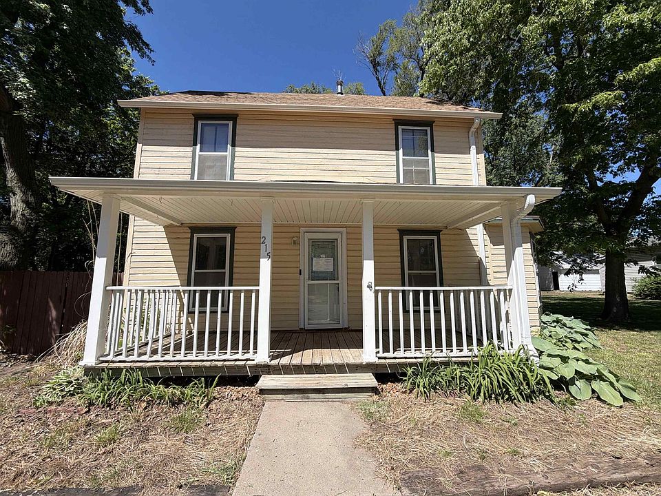 1st image of 215 N Lincoln St