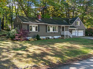 8 Ash St, Farmingdale, ME 04344