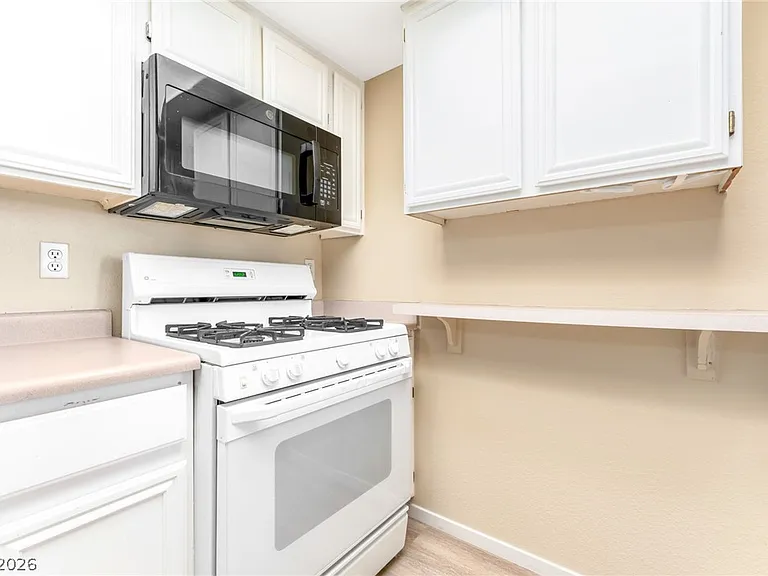 8070 W Russell Rd #1054 — Photo 9