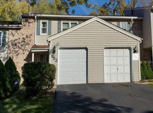 552 Leslie Ln, Bolingbrook, IL 60440