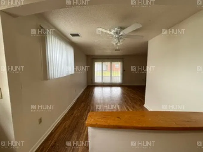 3 bed, 1.5 bath, 1301 sqft, $1,625 — Photo 4