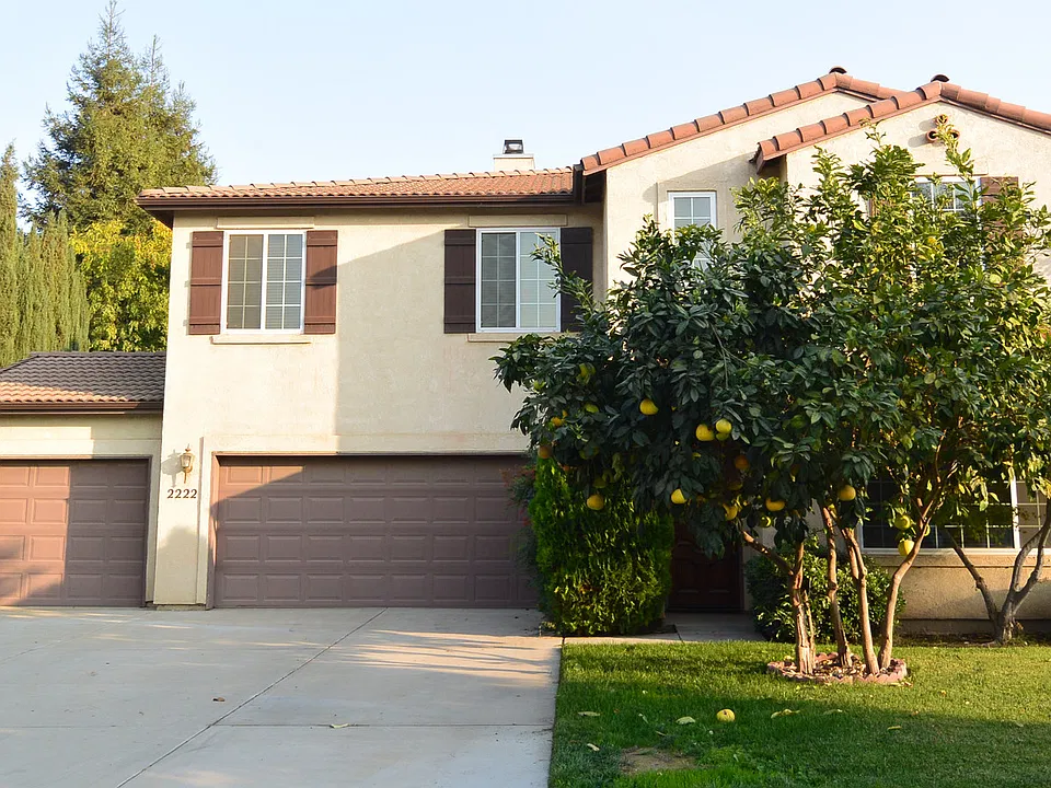 2222 N Quincy Ct
