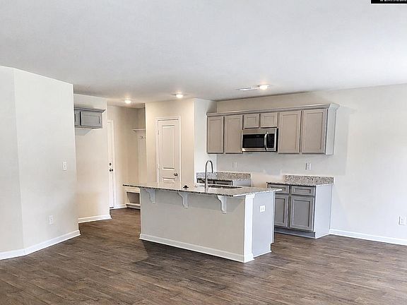 4th image of 127 Cape Horn Dr