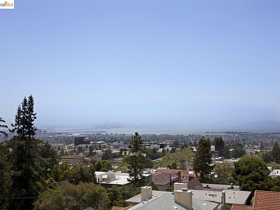 4th image of 1675 La Loma Ave