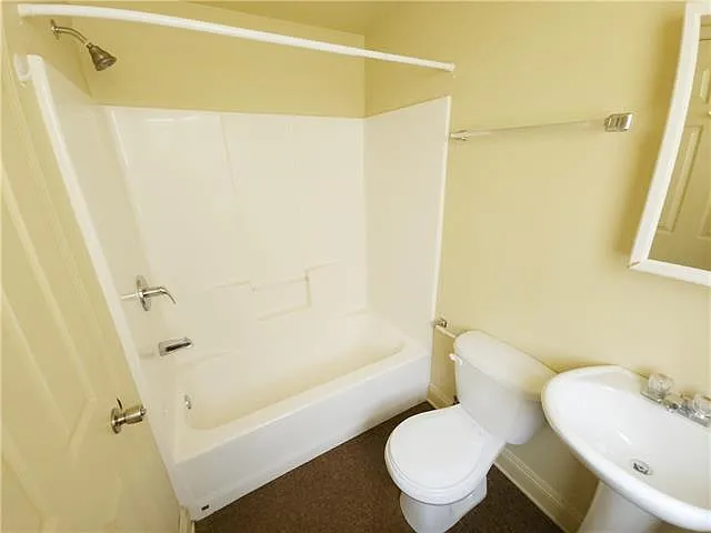 421 S Lopez St #B — Photo 7