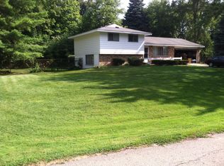 2521 N Trail Rd, Commerce Township, MI 48390