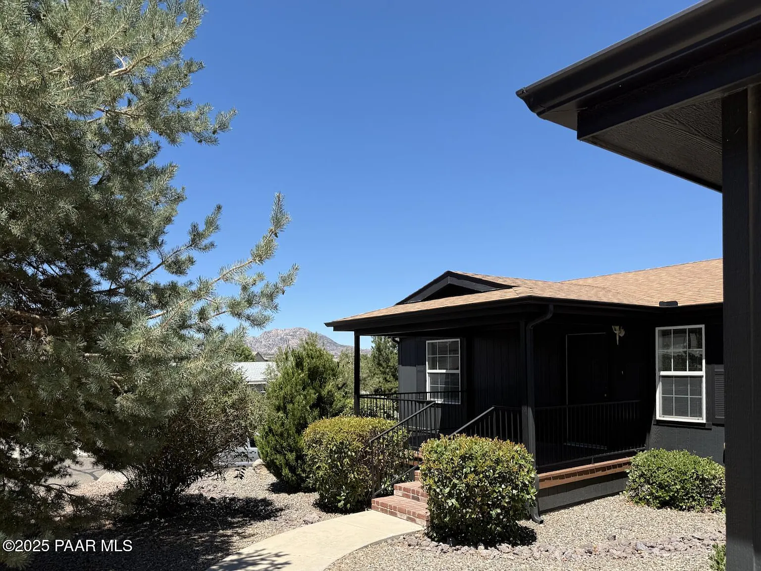 3 bed, 2.0 bath, 1639 sqft, $2,500 — Photo 3