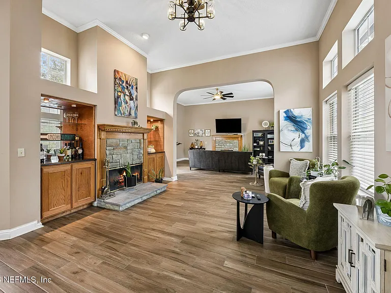 8342 Amherst Hills Ln — Photo 3