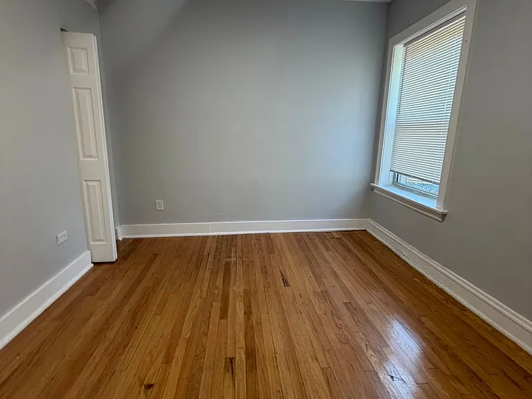 7601-7609 S Drexel Ave — Photo 10