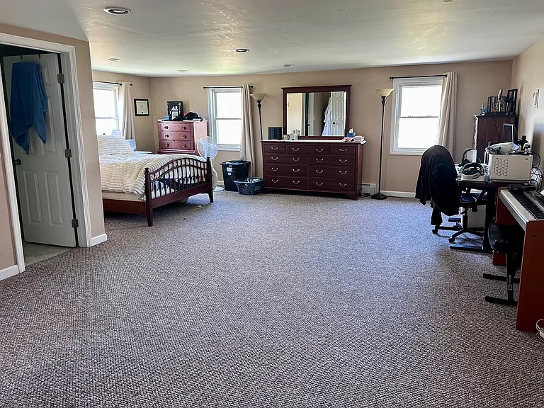 170 Robin Hill Rd — Photo 3