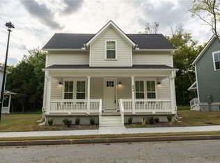 889 S Waxflower Ave, Fayetteville, AR 72701